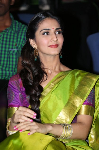 Vani-Kapoor-at-Aaha-Kalyanam-Audio-Launch